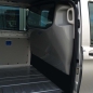Preview: Trennwand B-Säule GfK - Mercedes Vito (ab 14-) mit Durchlademögl.+ Griffmulde R - mit Scheibe