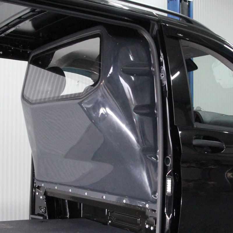 Trennwand B-Säule GfK - Mercedes Vito (ab 14-) mit Durchlademögl. - mit Scheibe(wenn werkseitig TW)
