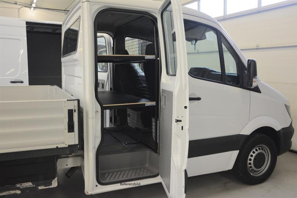 Trenngitter B-Säule - MAN TGE/ VW Crafter II (ab 2017-) - DoKa - Pritsche - mit Regalsystem