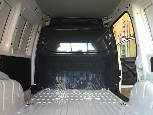 Trennwand B-Säule GfK - VW Caddy (2004-2020)  wenn originale Trennwand verbaut war - ohne Scheibe