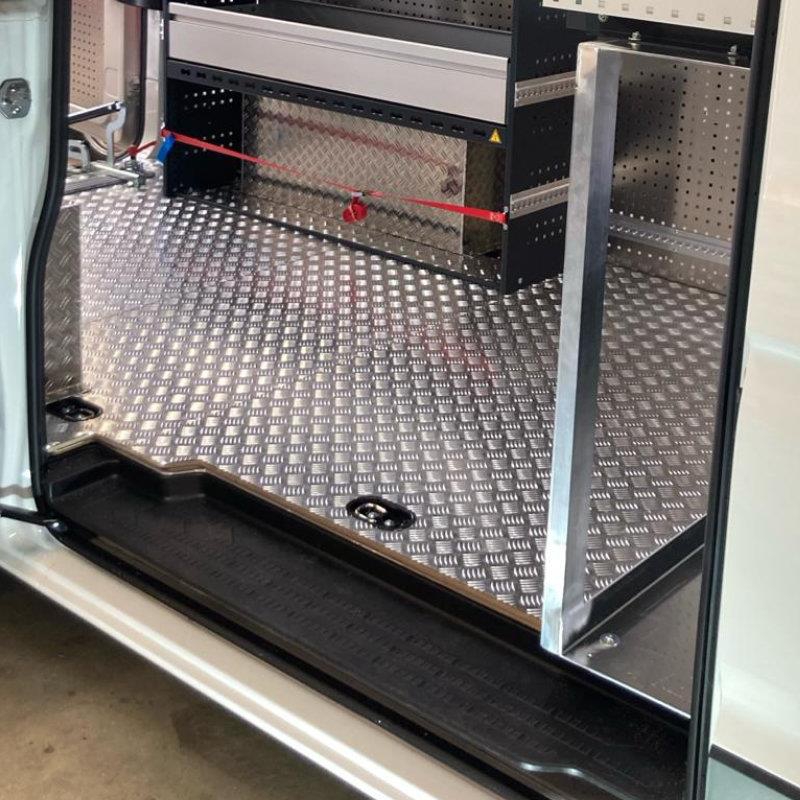 Bodenplatte Alu-Riffel 2/ 9mm - Ford Transit Custom II (23-) VW New Transporter T7 (24-) L1/ FT/ V