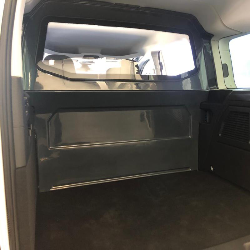 Trennwand C-Säule GfK - VW Caddy V Life/ Ford Connect Tourneo III (20-) L2 mit Scheibe