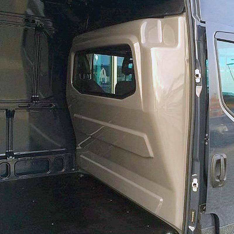 Trennwand B-Säule GfK - Iveco Daily (ab 2014-) - mit Scheibe (AWT)